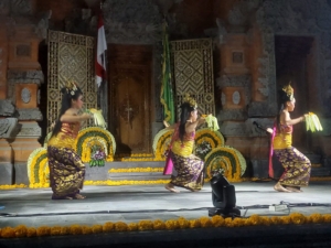 Perkuat Silaturahmi, Babinsa Koramil 1616-07/Payangan Ikuti HUT ST. Eka Cita Darma Santhi dan ST. Semara Rsi