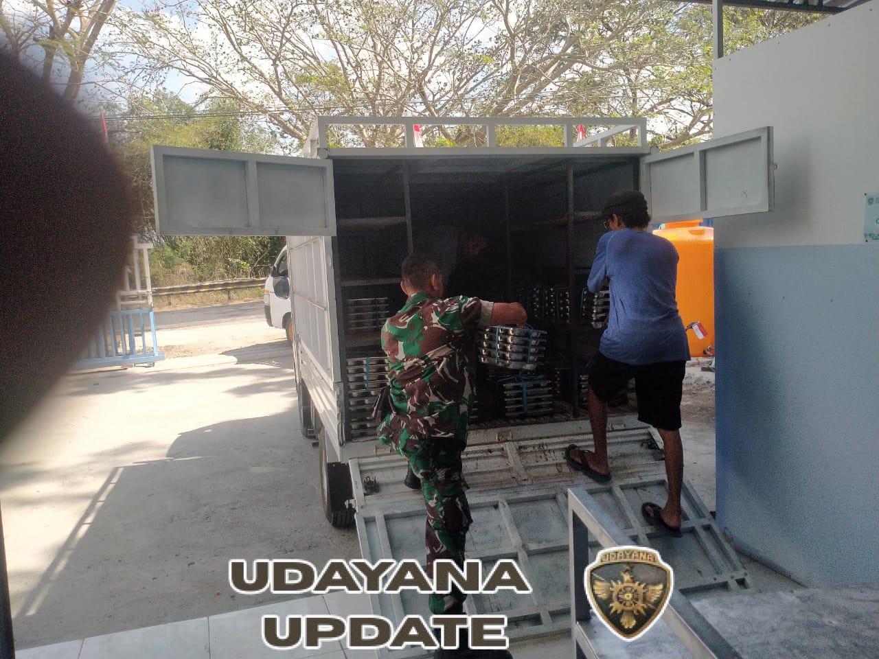 Babinsa Dompu Kawal Penyaluran Bantuan Gizi Nusantara untuk Anak Sekolah