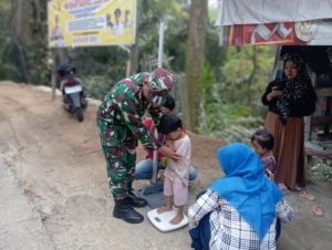 Dukung Program Pemerintah, Babinsa Pantau Pelaksanaan Program Makan Bergizi Gratis