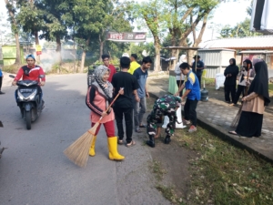 Semangat Kebersamaan: Jalan Dusun Sedayu Kini Lebih Bersih dan Nyaman
