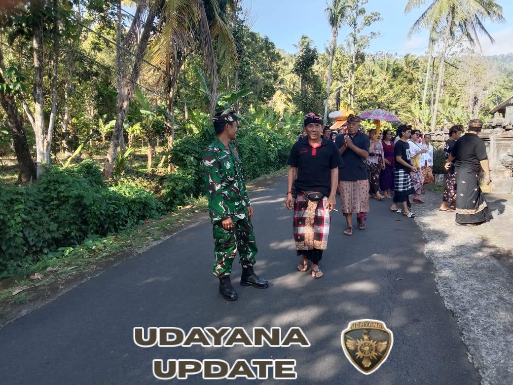 Sinergi Babinsa dan Warga, Pengamanan Upacara Pengabenan di Desa Telaga Berjalan Khidmat dan Aman