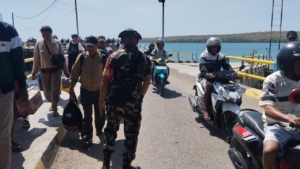 Transportasi Laut Rote Timur Aman, KMP Cakalang 11 Sandar dan Berlayar Lancar