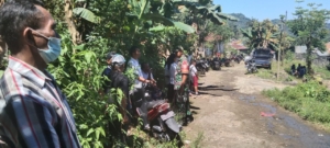 Babinsa Wolowaru Jalin Komsos dan Pantau Keamanan di Kelurahan Bokasape