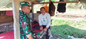 Babinsa Subuk Jalin Komunikasi Sosial dengan Tokoh Adat, Perkuat Sinergi Jaga Keamanan Desa