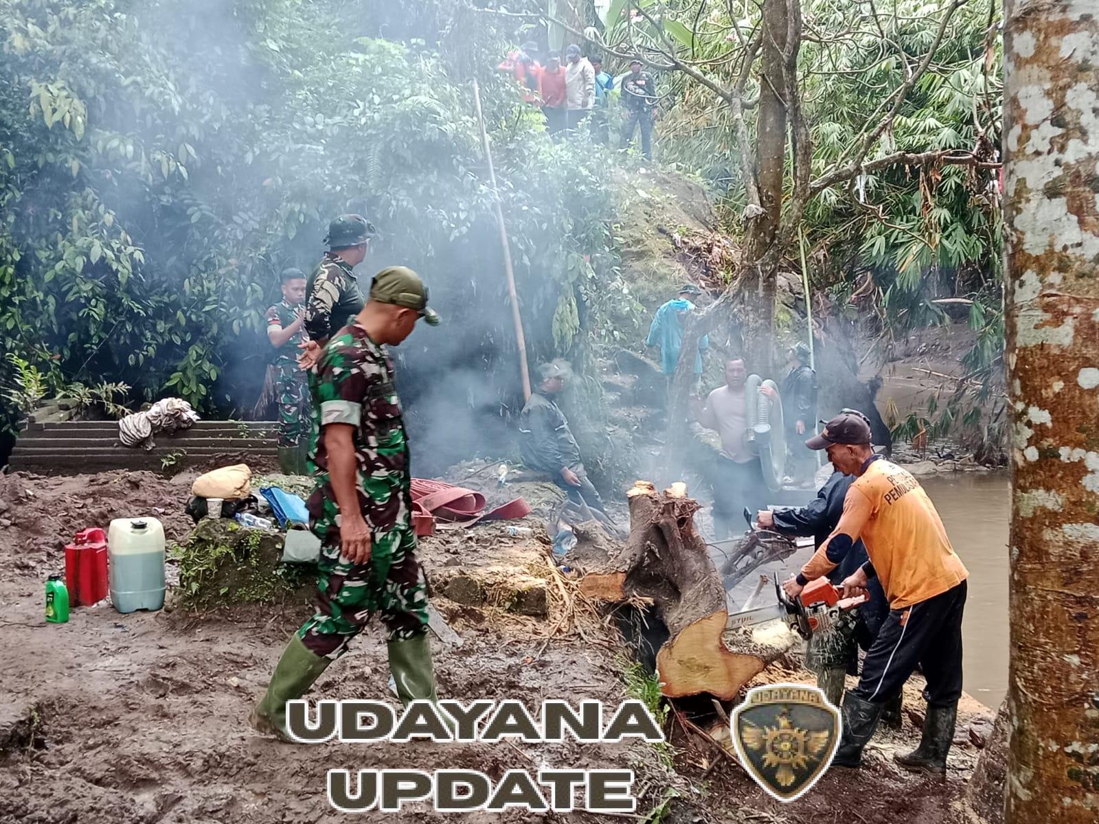 Kodim 1616/Gianyar Gelar Karya Bhakti Bersihkan Sungai Sambut HUT TNI ke-80