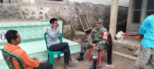 Babinsa Koramil 1602-01/Ende Perkuat Pamwil Lewat Kegiatan Komsos di Desa Binaan