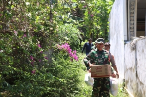 TNI Hadir Ditengah Kesulitan Masyarakat, Kodim Klungkung Gandeng Yayasan Satu Hati Bali IKPI Dan  Team Oriana Eyewear Renon Salurkan Sembako Bagi Warga Terdampak Bencana