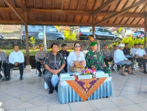 Wujud Sinergi TNI-Polri dan instansi terkait, Pasiintel Kodim 1623/Karangasem hadiri apel Kamtibmas.