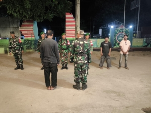 Pelda Suharto Pimpin Patroli Siskamling di Kecamatan Woha, Belo, dan Palibelo
