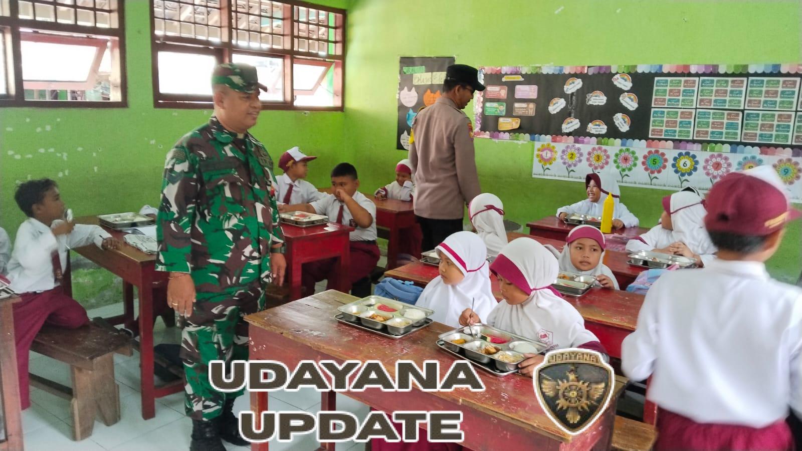 Babinsa dan Bhabinkamtibmas Wanagiri Hadiri Paruman Adat, Perkuat Hubungan dengan Masyarakat