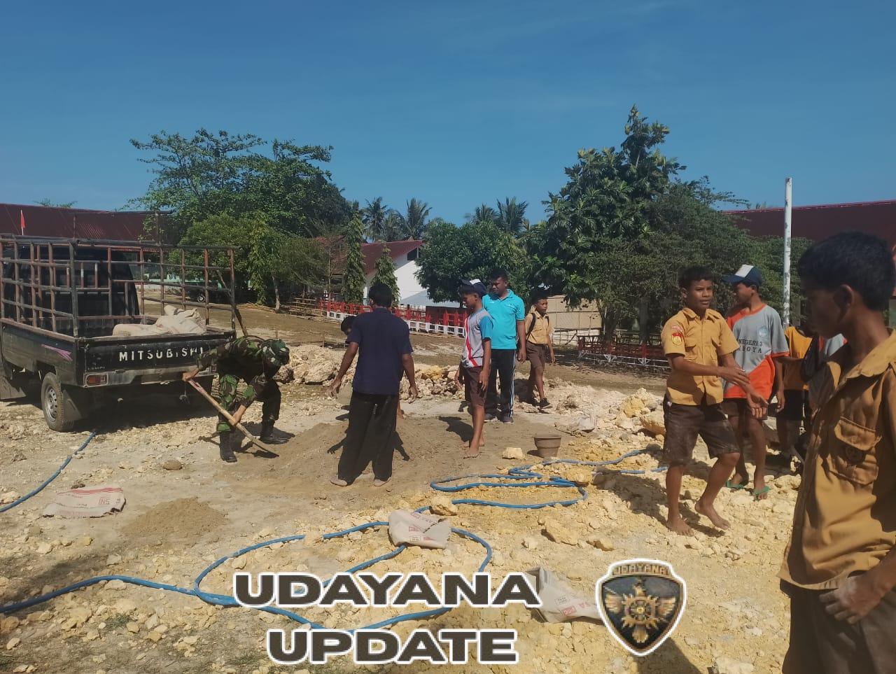 Gotong Royong TNI dan Sekolah Wujudkan Lapangan Mini di Desa Patiala Dete