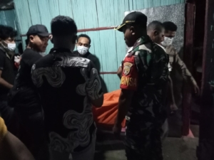 Babinsa Kodim 1602/Ende Turut Hadir dan Bantu Penanganan Kasus Gantung Diri Pelajar SMK