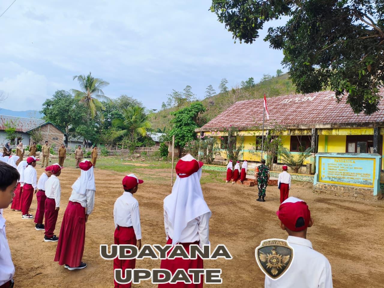 Babinsa Bolo Jadi Pembina Upacara, Siswa SDN 1 Woro Sambut Khidmat