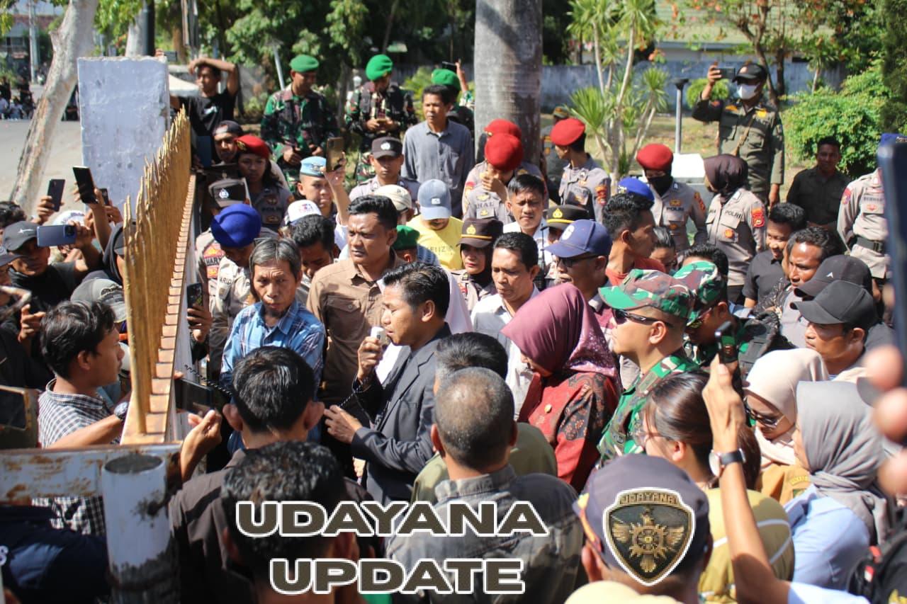 Sinergi TNI-Polri Jaga Kondusifitas Saat Demonstrasi di Depan Kantor DPRD Kabupaten Bima