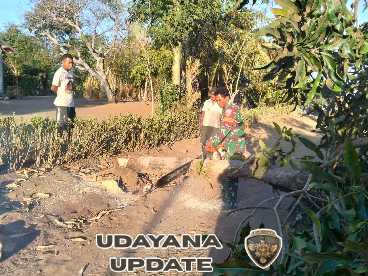 Karya Bakti Babinsa Manubelon Bantu Warga Bangun Akses