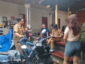 Babinsa Koramil Klungkung Dampingi Puskesmas Gelar Penyelidikan Epidemiologi