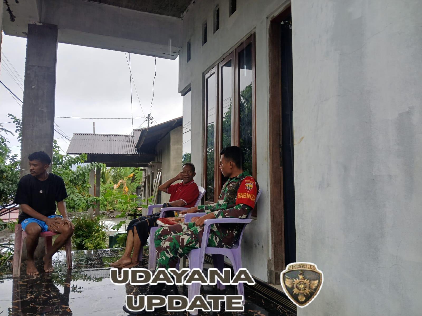 Wujudkan Kemanunggalan TNI-Rakyat, Babinsa Kodim 1602/Ende Hadir di Tengah Warga Bheramari