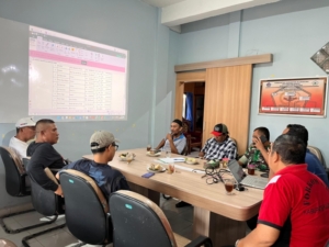 Hadiri Musyawarah Penanganan Kerusakan Drainase, Wujud Nyata Kepedulian Babinsa Kampung Kusamba Ciptakan Lingkungan Yang Lebih Baik