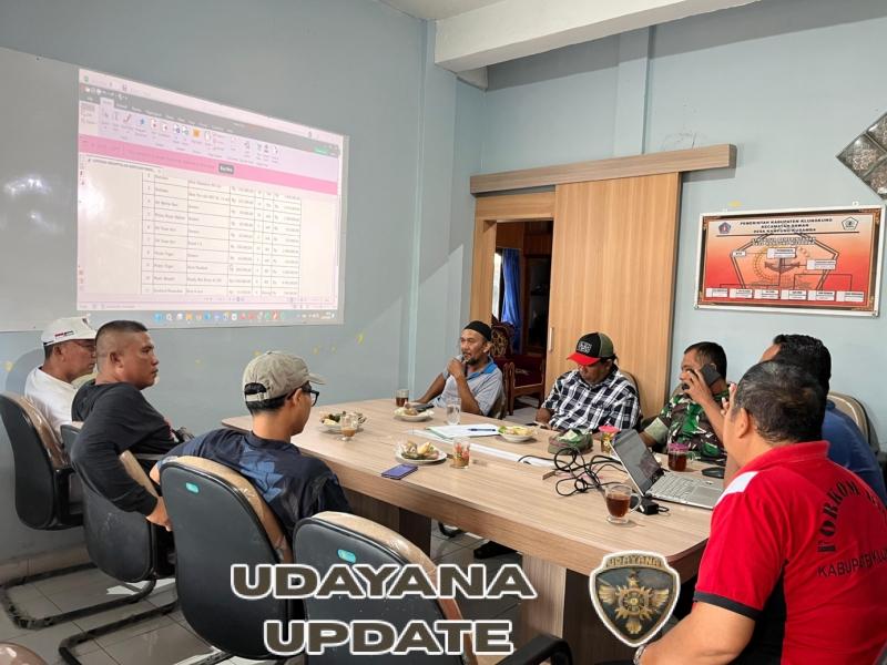 Hadiri Musyawarah Penanganan Kerusakan Drainase, Wujud Nyata Kepedulian Babinsa Kampung Kusamba Ciptakan Lingkungan Yang Lebih Baik