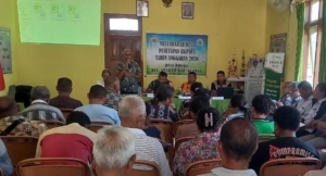 Babinsa Beringin Jaya Teguhkan Kerukunan Warga