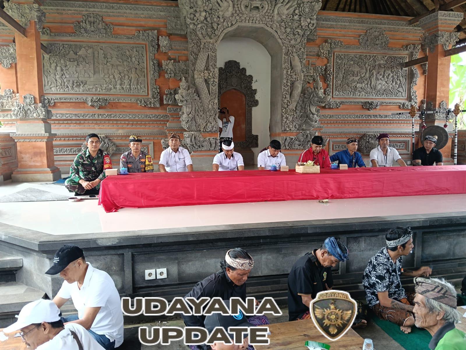 Sinergi Babinsa dan Bhabinkamtibmas Kawal Keamanan Turnamen Ceki di Banjar Ponggang