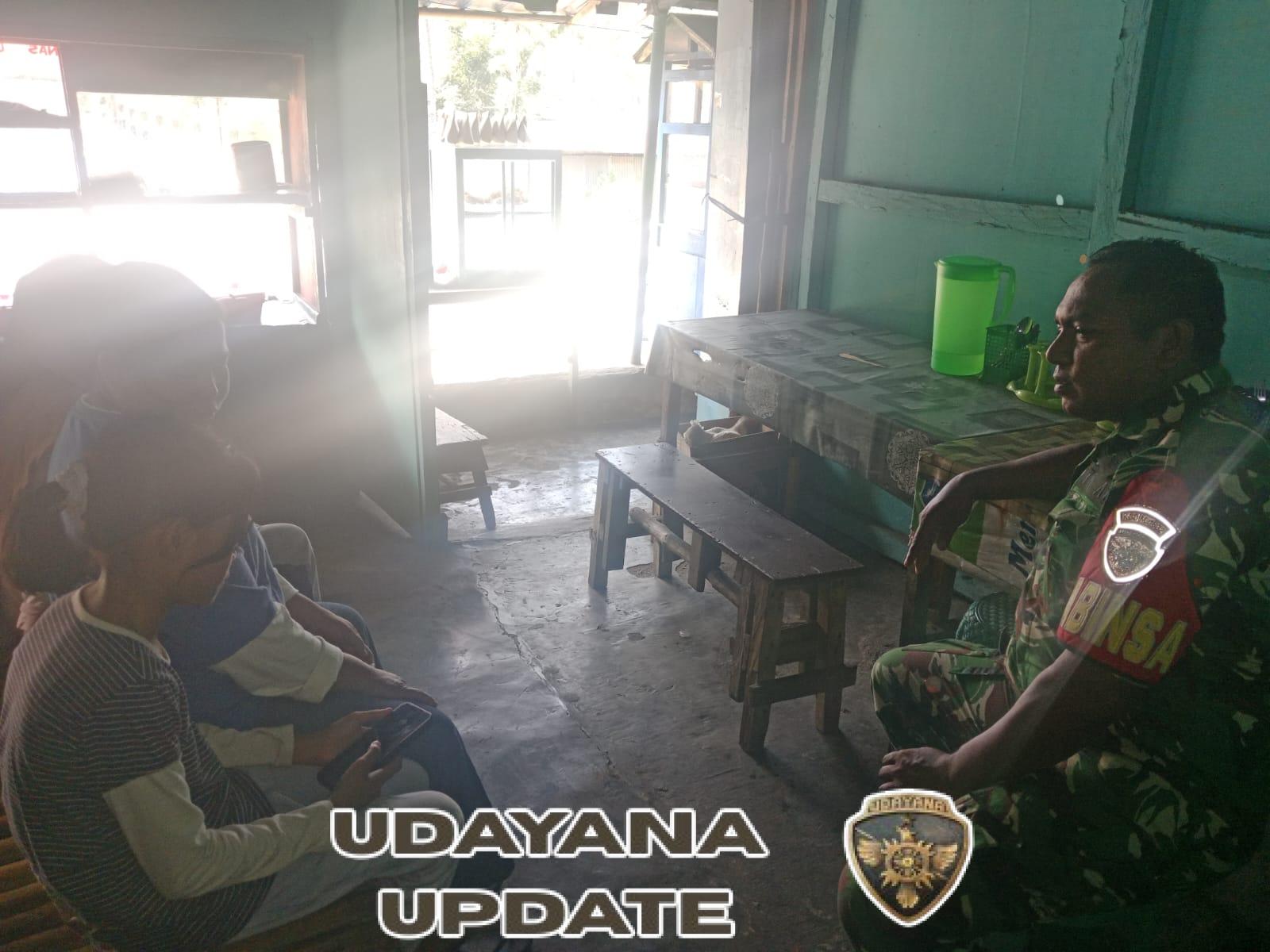 Lewat Komsos dan Pamwil, Babinsa Ende Ajak Warga Aktif Jaga Keamanan Lingkungan