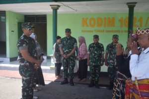 Transit Singkat di Soe, Danpusenif TNI AD Lanjutkan Perjalanan ke Brigif 21/Komodo