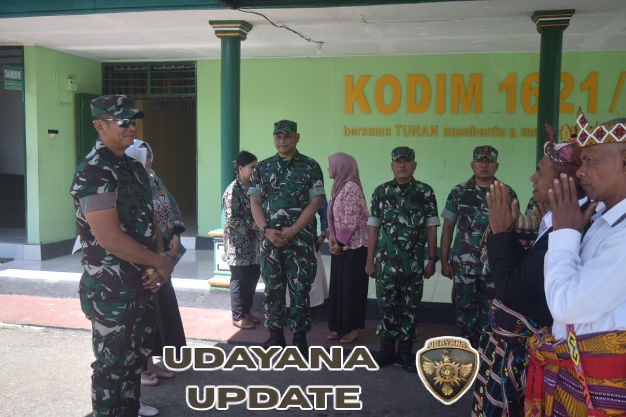 Transit Singkat di Soe, Danpusenif TNI AD Lanjutkan Perjalanan ke Brigif 21/Komodo