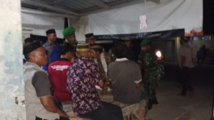 Serka Syarifudin Pimpin Tim Gabungan TNI dan Tokoh Masyarakat dalam Patroli Keamanan