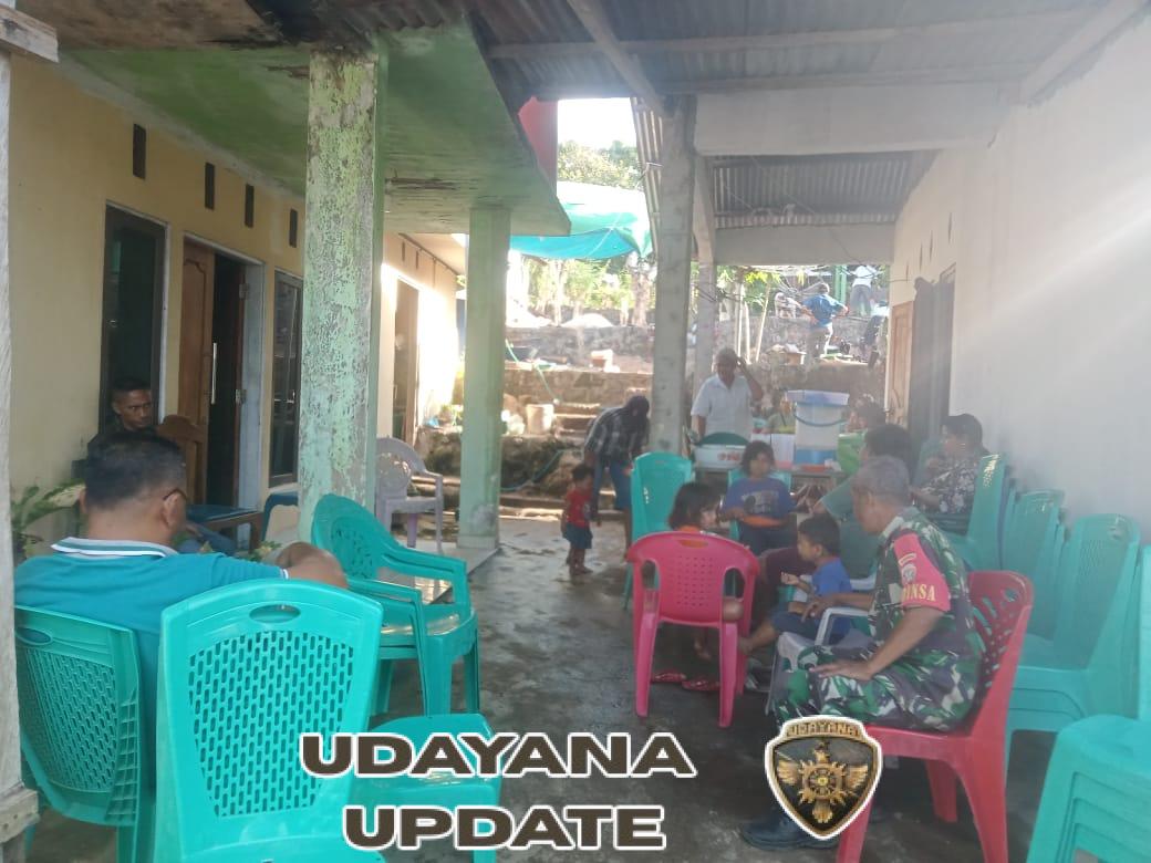 Komsos Babinsa Koramil 1627-01/Baa: Hadir dan Peduli di Tengah Duka Warga