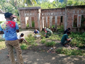 Babinsa Koramil 1624-07/Nagawutung Ajak Masyarakat Gelar Karya Bakti