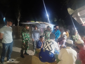 Tim Gabungan Koramil dan Linmas Awasi Aktivitas Anak Muda di Langgudu
