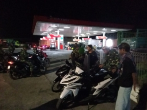 Patroli Malam Koramil Bolo: Himbauan Jaga Keamanan dan Hindari Obat Terlarang