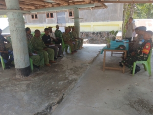 Sinergi Babinsa dan Pemerintah Desa, Linmas Loeram Dapat Pelatihan PBB dan Wawasan Tugas Pokok