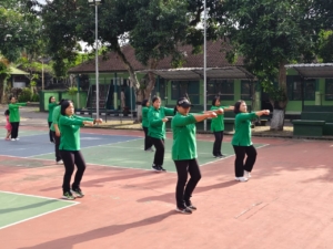 Olahraga Bersama, Persit Kodim Klungkung Wujudkan Kesehatan Dan Kekompakan