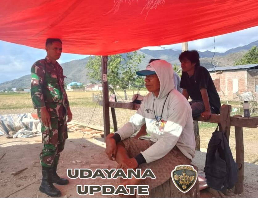 Melalui Komsos, Babinsa Monta Ingatkan Warga Bahaya Narkoba dan Minuman Keras