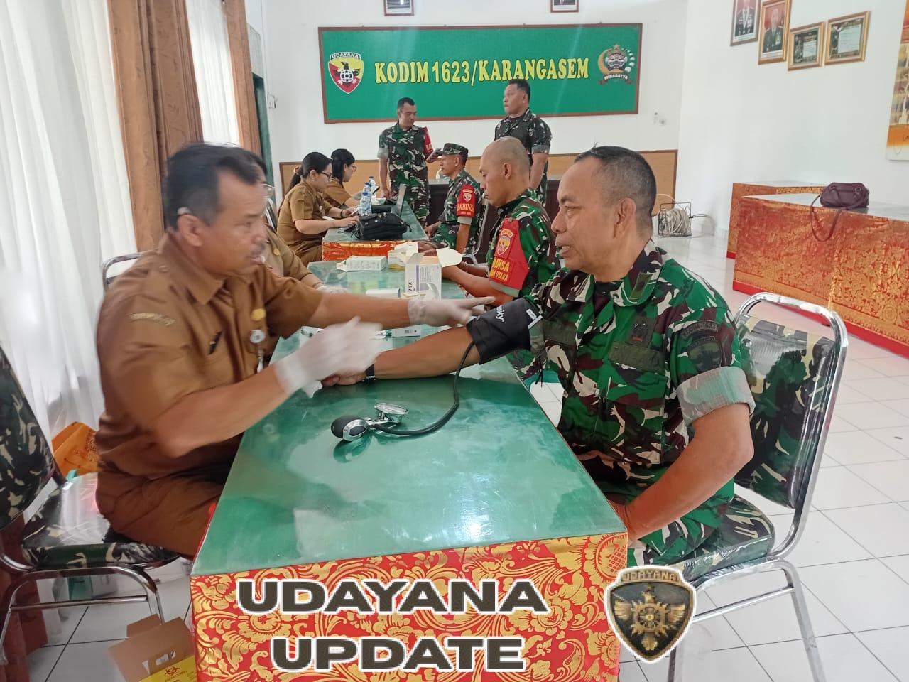Personil jajaran Kodim 1623/Karangasem mengikuti pemeriksaan gratis tahap II yang di selenggarakan oleh Dinas Kesehatan Kab. Karangasem