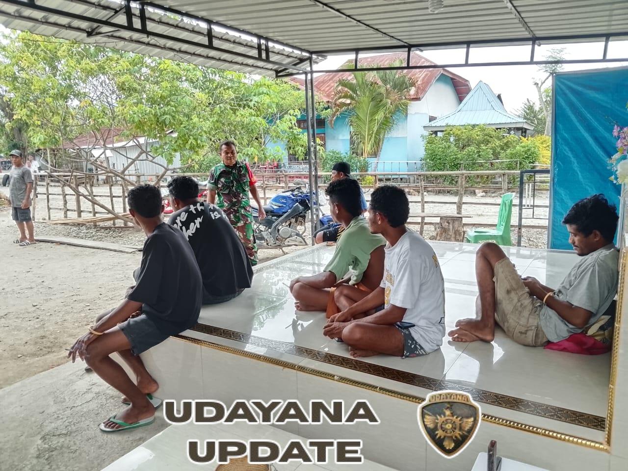 Babinsa Kodim 1602/Ende Tumbuhkan Rasa Aman dan Nyaman di Tengah Warga Ratesuba