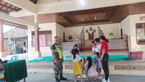 Babinsa Desa Apuan Dampingi Kegiatan Posyandu Balita, Pastikan Pelayanan Lancar