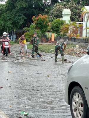 Desa Apitaik Daya Diterjang Banjir, Kolaborasi TNI dan Warga Diganjar Apresiasi