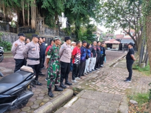 Babinsa Koramil 1623-01/Karangasem bersinergi melaksanakan pendataan Duktang.