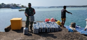 ‎Sinergi Babinsa dan Pemerintah, MBG Tersalurkan Aman ke Pulau Maringkik