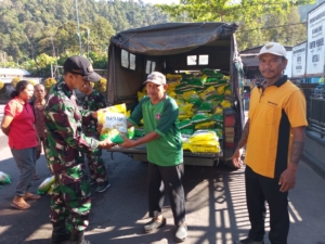 Kodim 1609/Buleleng Salurkan 2 Ton Beras dalam Bhakti Sosial HUT TNI ke-80