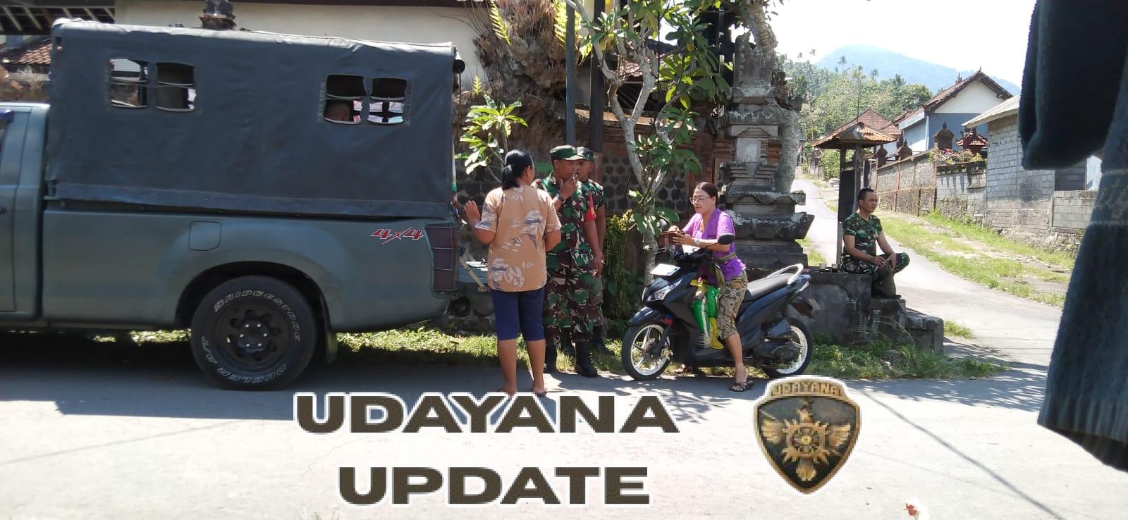 Jelang HUT TNI ke-80, Babinsa Koramil 1623-02/Abang salurkan beras SPHP di Pasar tradisional.