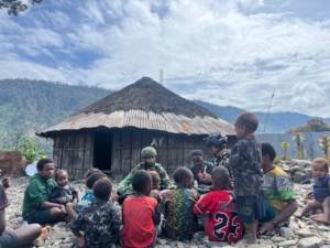 Layanan Kesehatan Gratis Satgas Yonif 743/PSY Hadirkan Senyum Warga Kampung Pruleme