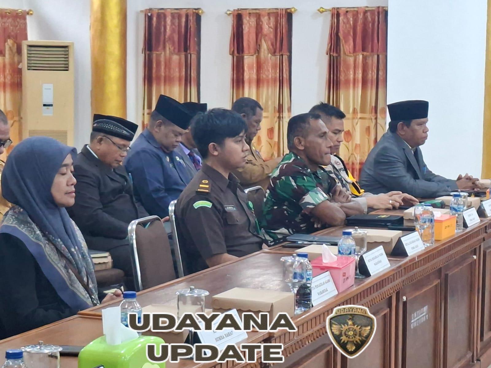 Dandim 1613/Sumba Barat Tekankan Pentingnya Sinergi dalam Rapat Paripurna DPRD