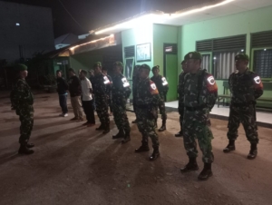 Koramil Woha Bersama Masyarakat Gelar Patroli Siskamling, Perkuat Keamanan Malam Hari