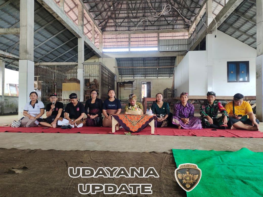 Upaya pelestarian lingkungan, Babinsa Duda Timur hadiri pembinaan yowana dan pemberian pohon upakara.