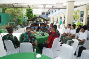 Dukung Program MBG, Kodim 1611 /Badung Bagikan Ratusan Porsi Makanan Bergizi untuk Siswa