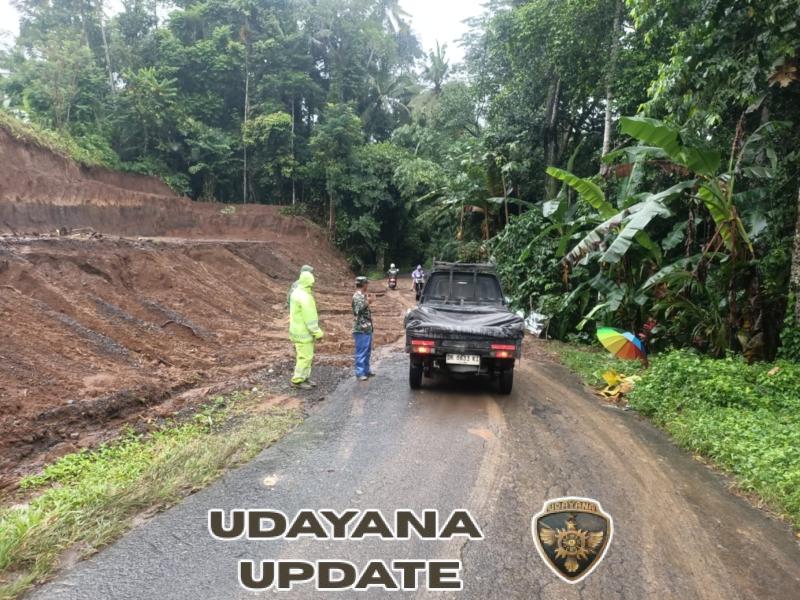 Tanggap Darurat, Babinsa Koramil 1626-02/Susut Turun Langsung Bantu Atasi Bencana Alam